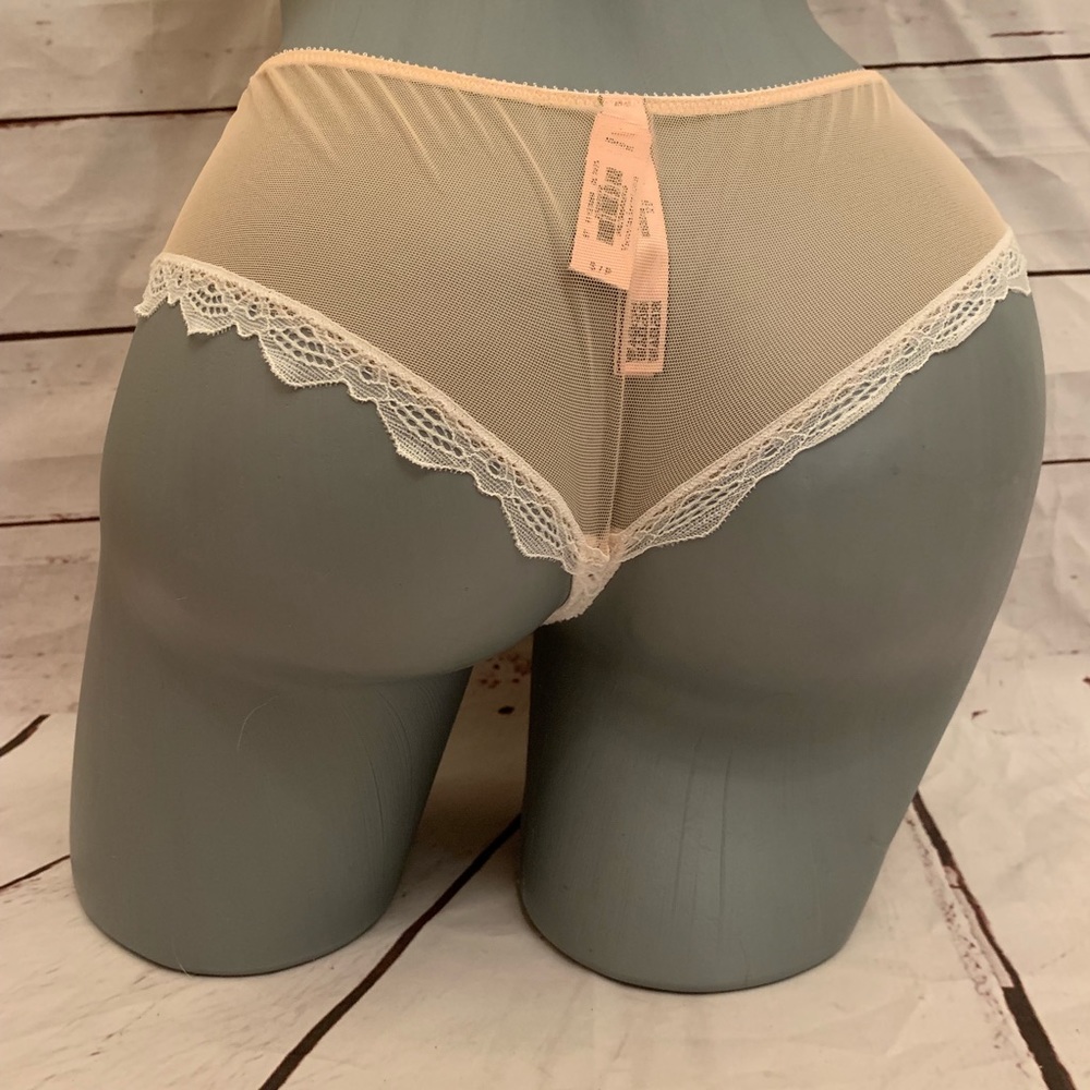 Victoria Secret Bra Set - Picture 6 of 8
